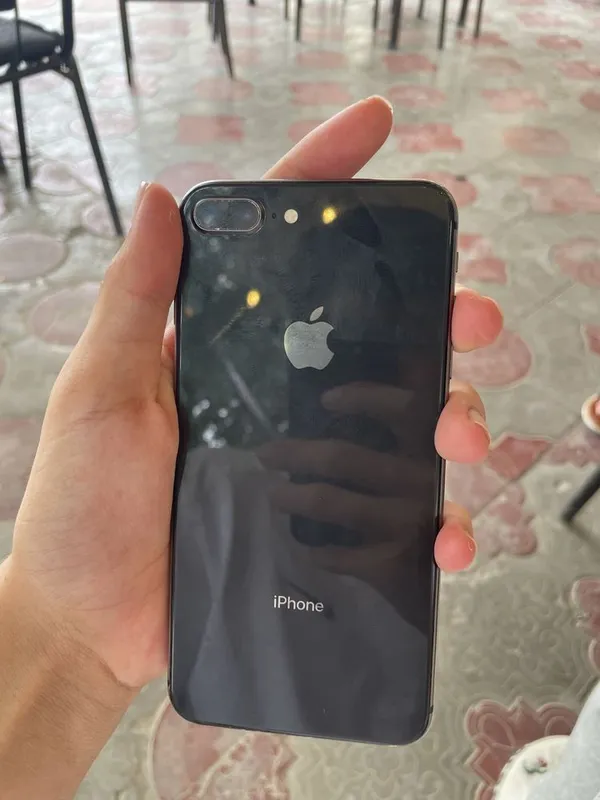 Iphone 8+ xotira 64gb