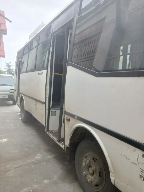 Isuzu avtobuz sotiladi. 6
