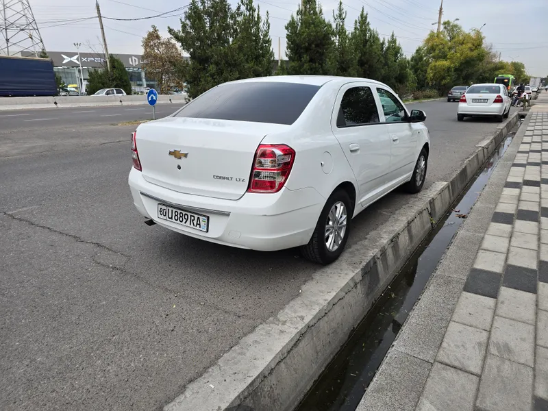 Avtomobil sotiladi 2
