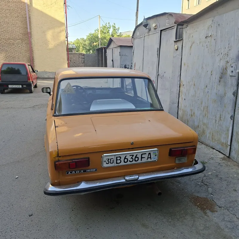 Vaz 21011 sotiladi 1983 yil 3 Vaz 21011 sotiladi 1983 yil 3