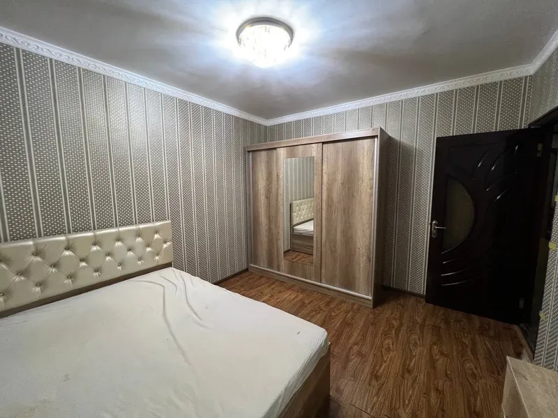 Сдаётся 2х комнатная квартира C обстановкой В горде Алмалыке — фото 3