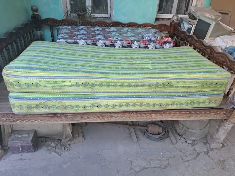 Продам два матраса полуторки 80 x 180 Продам два матраса полуторки 80 x 180