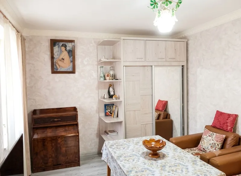 1/3/4, 27 m2. g‘ishtli, balkon 1.5×3. TTZ 1 sotiladi. 2
