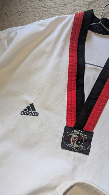 Детский костюм для занятий тхэквандо (Adidas ) на 10-12 лет б.у 2
