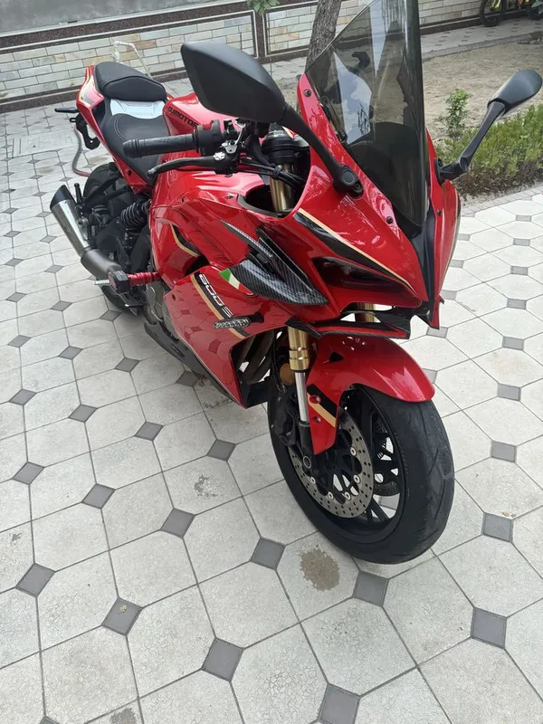 QJ Moto 600 SS. 2