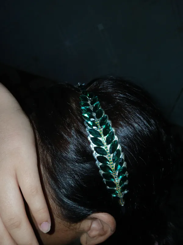 Diadema kelinlar uchun