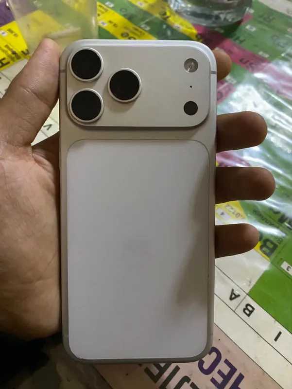 iPhone 17 Pro Max 256 ГБ, белый 1 iPhone 17 Pro Max 256 ГБ, белый 1