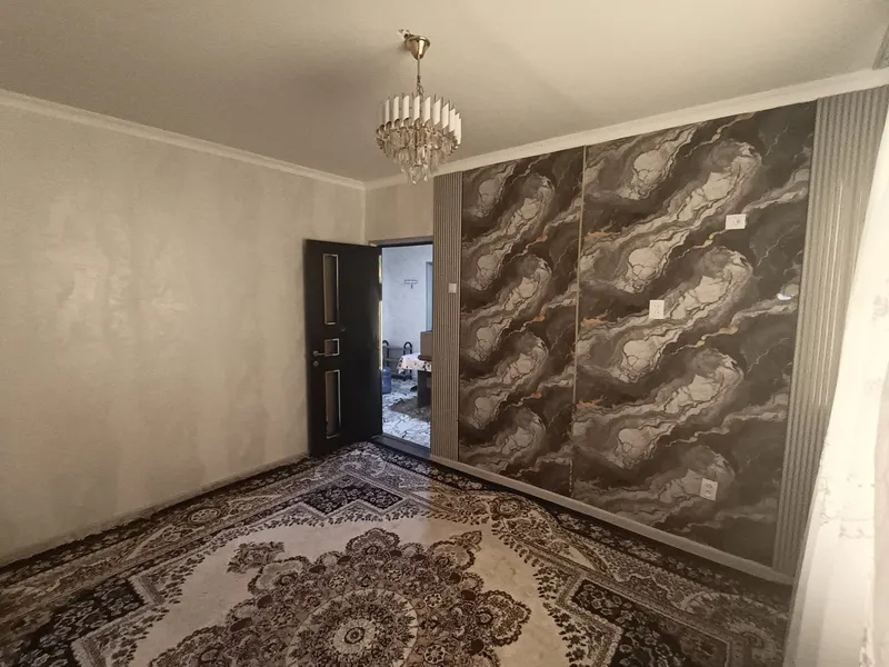 Yangi yol tumani 2 xona 42 kvadrad uy Leninizm 5