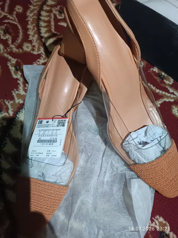 Новые туфли Zara, разные, размер 37, 200 тысяч, договоримся Новые туфли Zara, разные, размер 37, 200 тысяч, договоримся