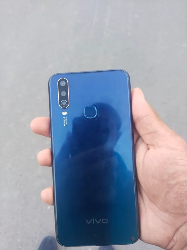 Продаётся недорогой телефон VIVO Y 11 2