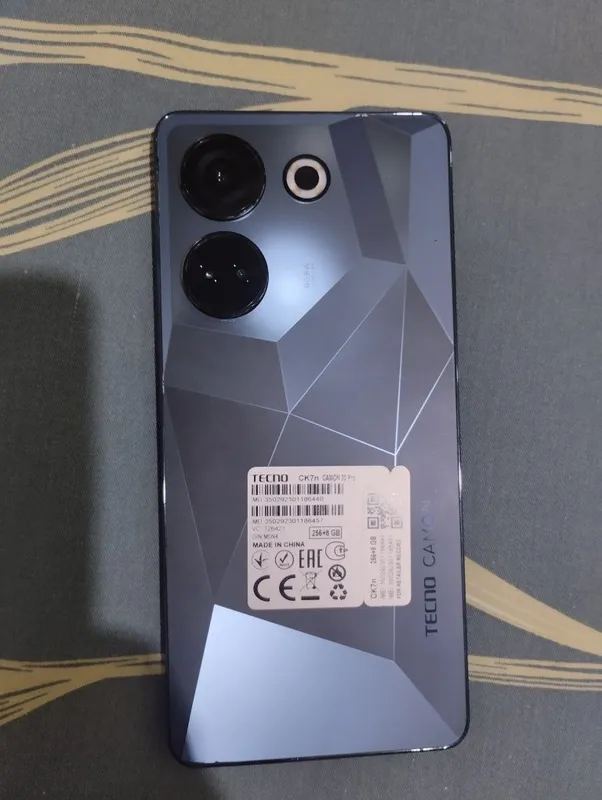 телефон Tehno camon 20 pro телефон Tehno camon 20 pro