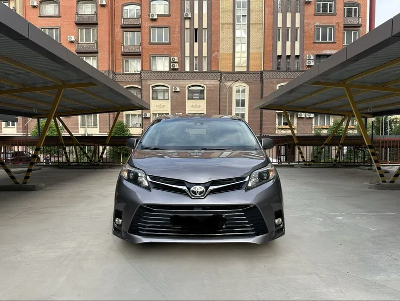 Toyota Sienna 2018 Срочная продажа