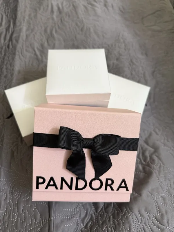 Подарочные коробочки от Pandora Подарочные коробочки от Pandora