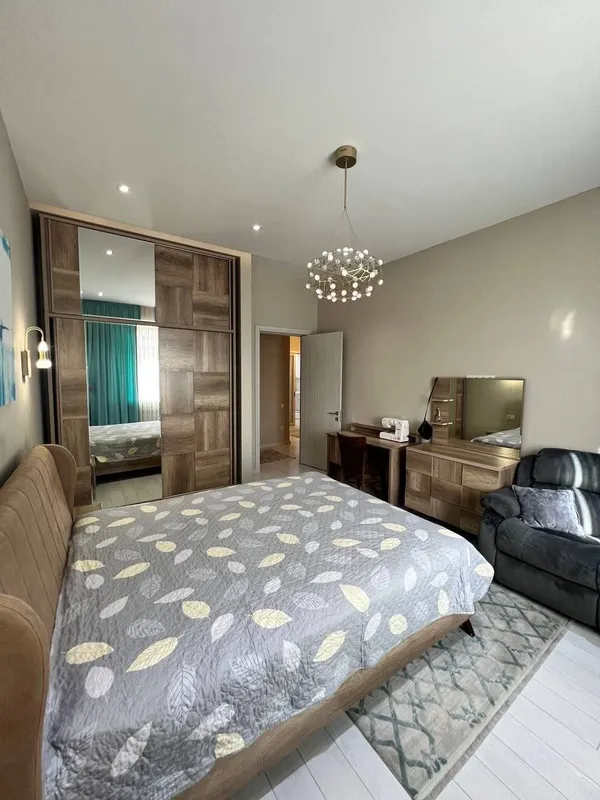 4-комнатная квартира, 185 м2, Мирабад 8