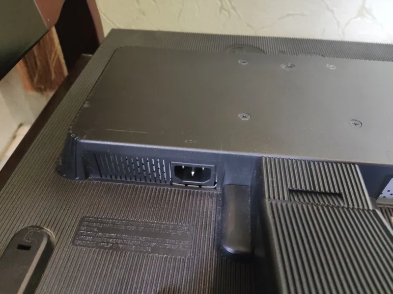 Монитор LG Flatron L1953S 19 дюймов VGA 4