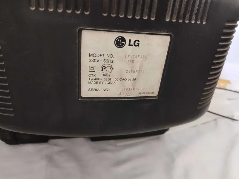 Телевизор LG CF-20F30K, — фото 1