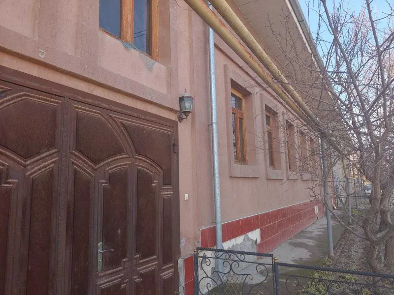 Зангиота Зиёратгохи катта уй 8,5 сотих, 6 хона 1