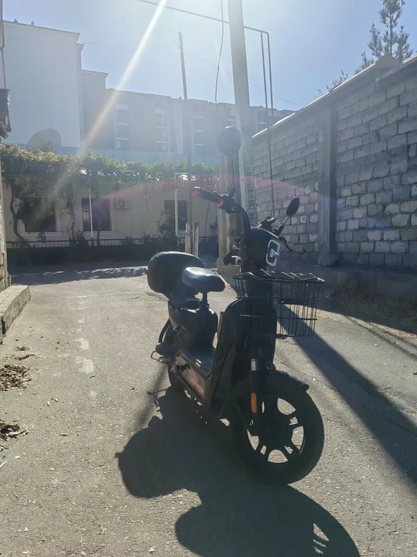 скутер Lago motors 3