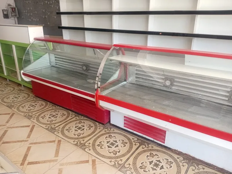 Витрина холодилник. Vitrina xolodilnik. 2ta ishlashi zo'r. 2