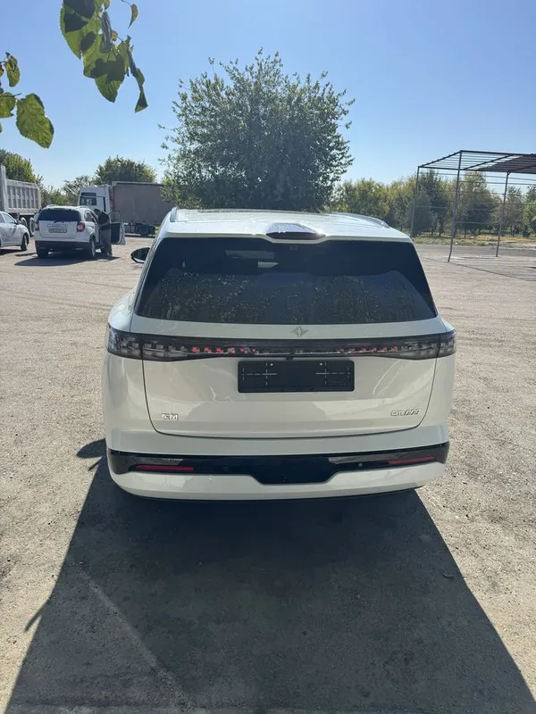 Vip Taxi xizmati. Вип такси на комфортабельном автомобиле — фото 1