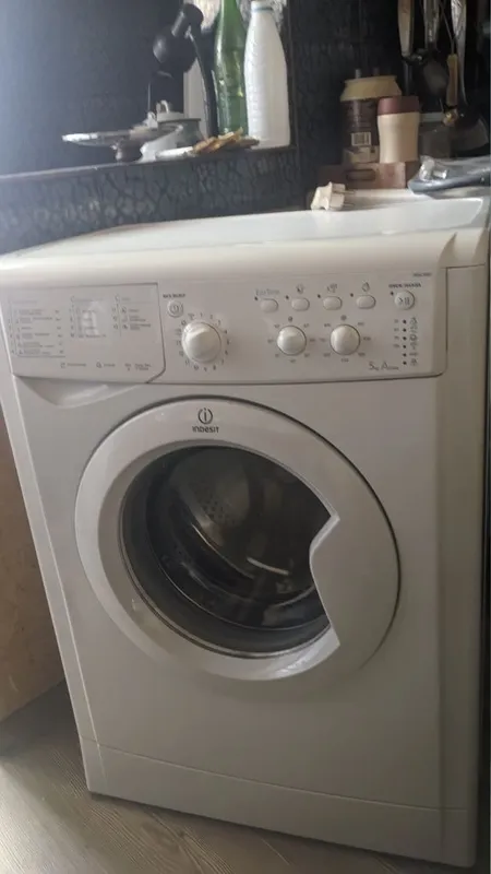 Стиральная машина Indesit модель IWSC5085 Class A, объем барабана 5 кг