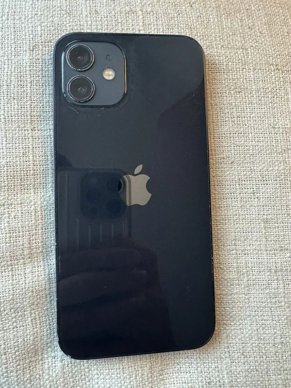 iPhone 12 iPhone 12