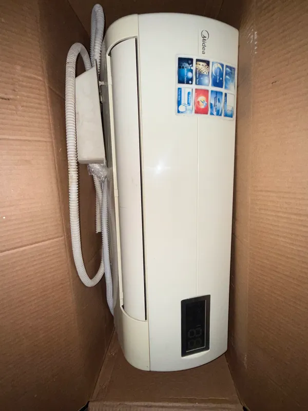 Продаётся кондиционер Midea без инвертора, 12-ка 1 Продаётся кондиционер Midea без инвертора, 12-ка 1