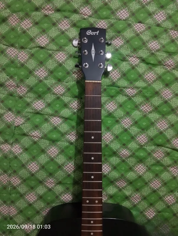 Gitara cort 150$ kami bor 2 Gitara cort 150$ kami bor 2
