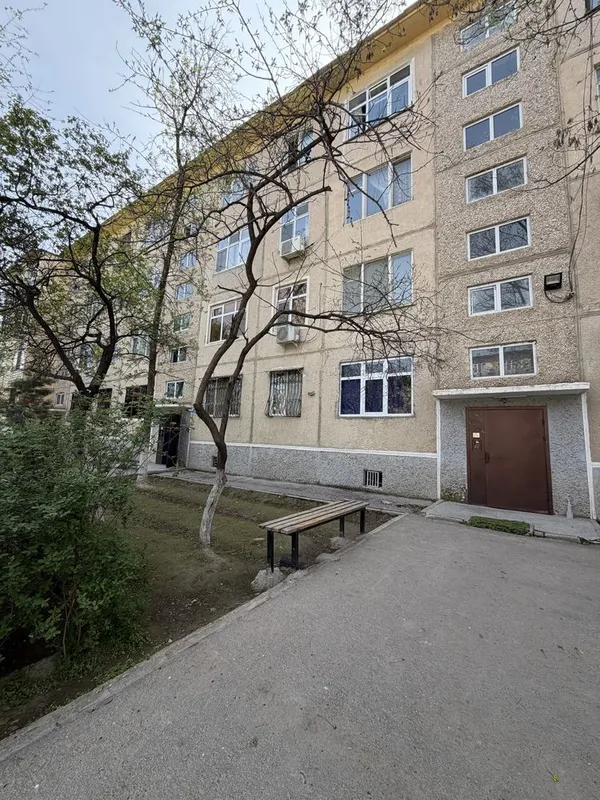 Kvartira sotiladi 2 xona Kvartira sotiladi 2 xona