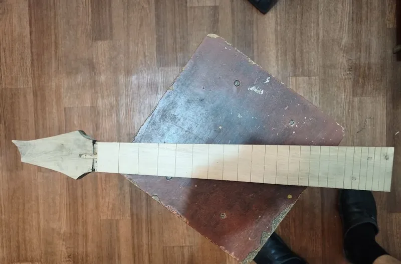 Sakkiz torli gitara loyihasi 4 Sakkiz torli gitara loyihasi 4