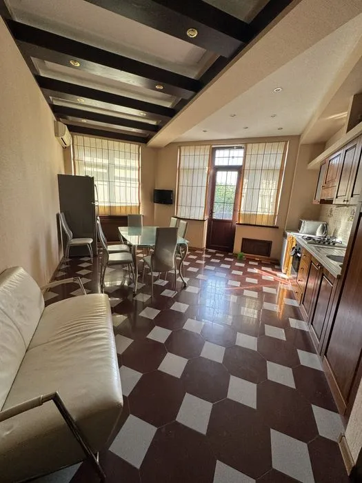 3-комн квартира, 270 м², 3/6 этаж (вторичка) — фото 3
