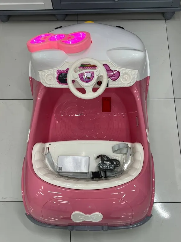 Детская машина Hello Kitty 1 Детская машина Hello Kitty 1