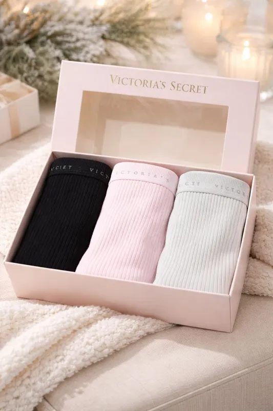 Комплект нижнего белья трусики от Victoria Secret
