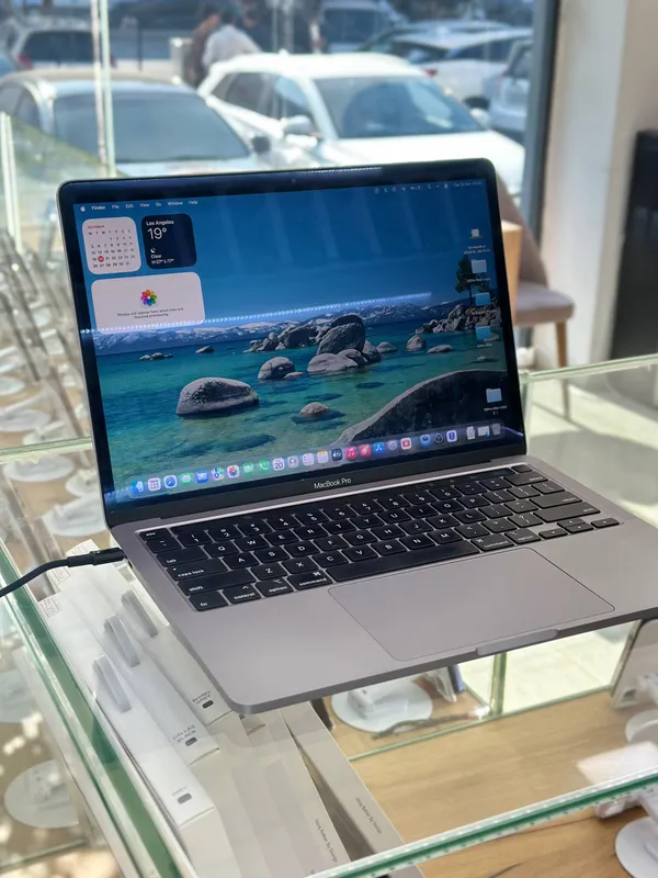 MacBook Pro (2019) 4