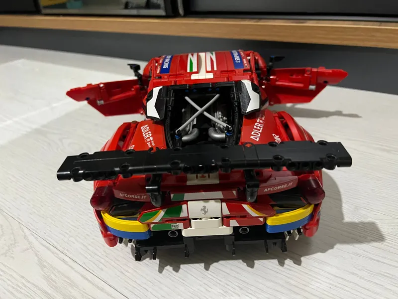 Продаю модель Ferrari (не оригинал LEGO) — фото 2
