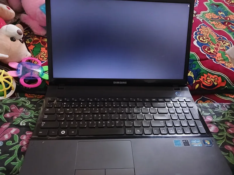ноутбук Samsung 3