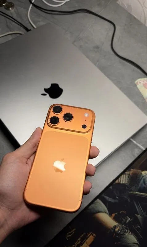 iPhone 17pro 1TB 93% orange 1 iPhone 17pro 1TB 93% orange 1