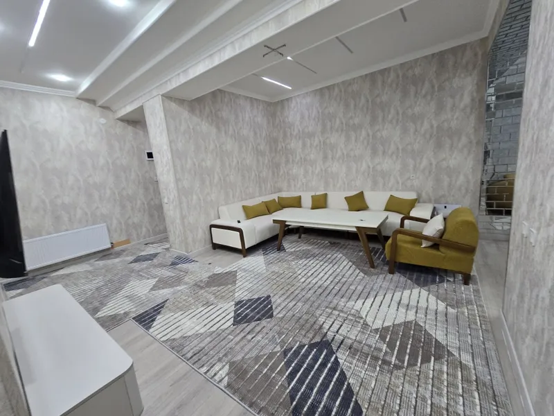 Fargona shaxqr birja oldida 3 xonaik luks uy sotiladi — фото 2