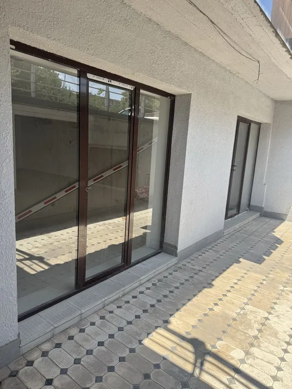 110 m2 yarim podvalli, yangi remontdan chiqqan joy ijaraga beriladi. 1