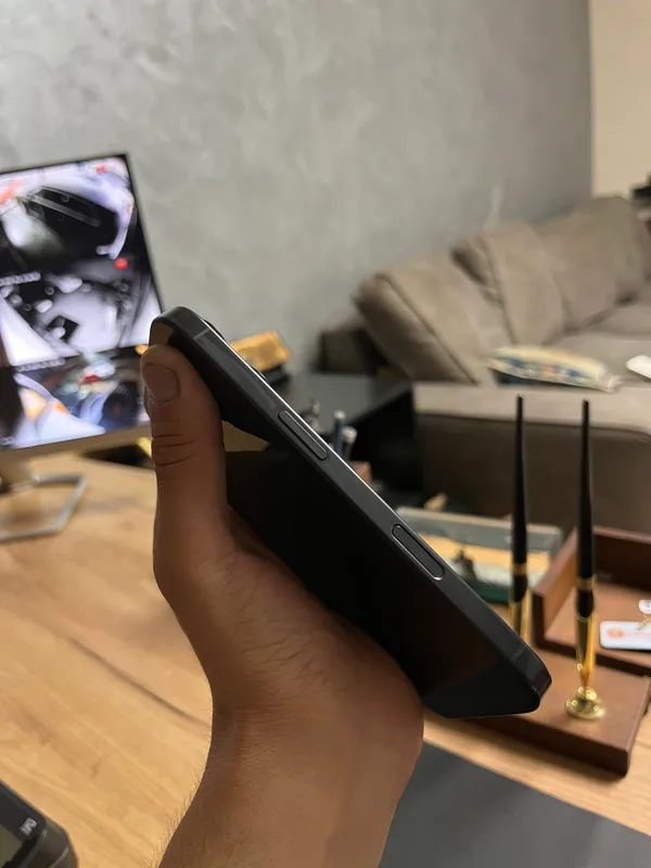 IPhone 16 pro Black 256Gb, состояние хорошее, ёмкость 88% 3