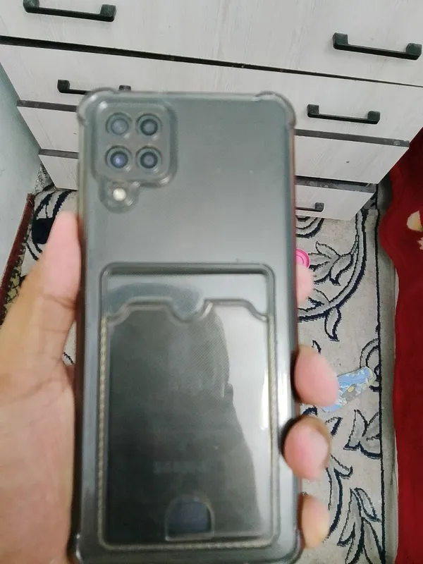 срочно продам Samsung Galaxy A12, экран не работает 2