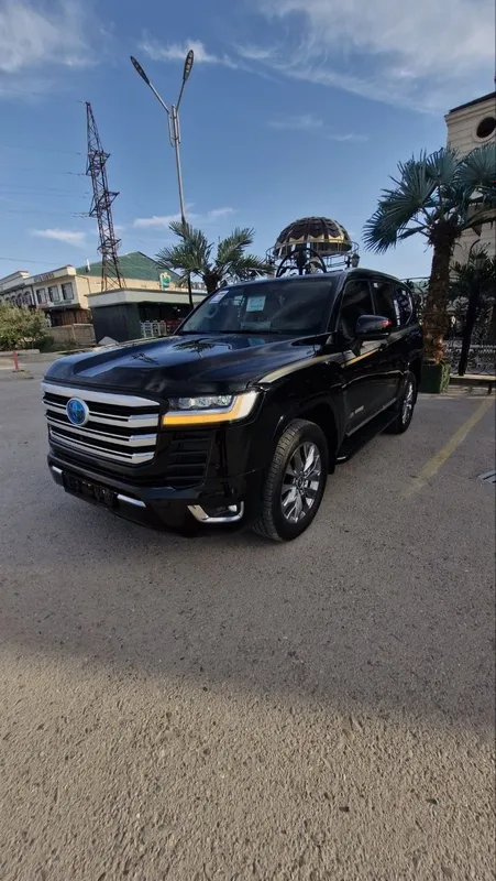 Toyota Land Cruiser 300 VXGR 2022 yil японка матор 35 турбина фул паз — фото 2