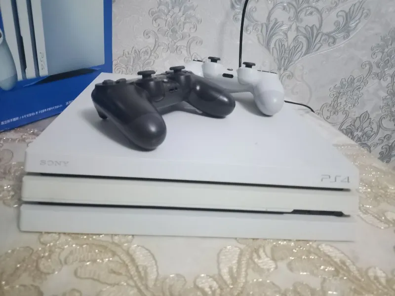 Playstation 4 pro 3
