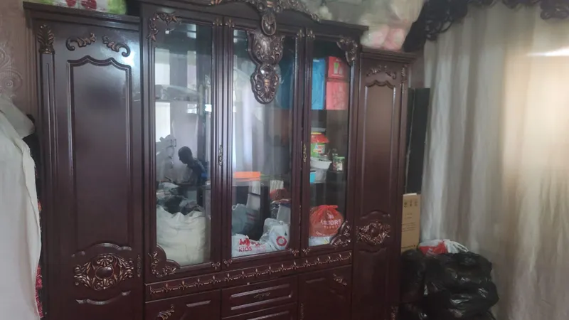 Продаётся мебель: стенка и тумба 1 Продаётся мебель: стенка и тумба 1