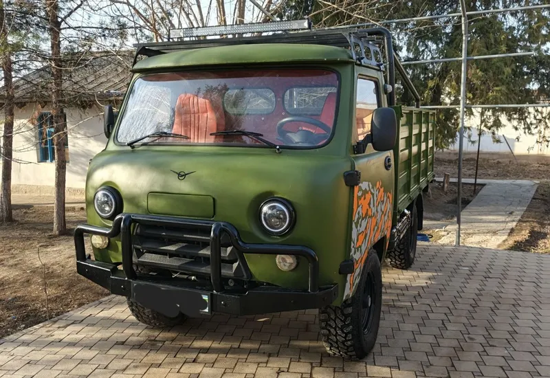 Uaz 3303 tentli sotiladi 100 mln srochna sotiladi narxini kelishamiz.