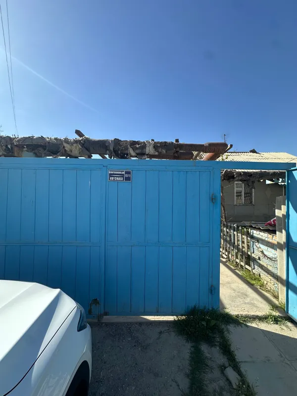 Продаю г. Навои, в военном городке зем. участок 8 соток
