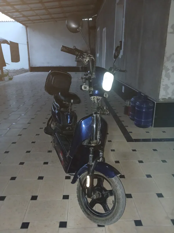 Sukuter sotiladi holati yaxshi 4000 km yurgan