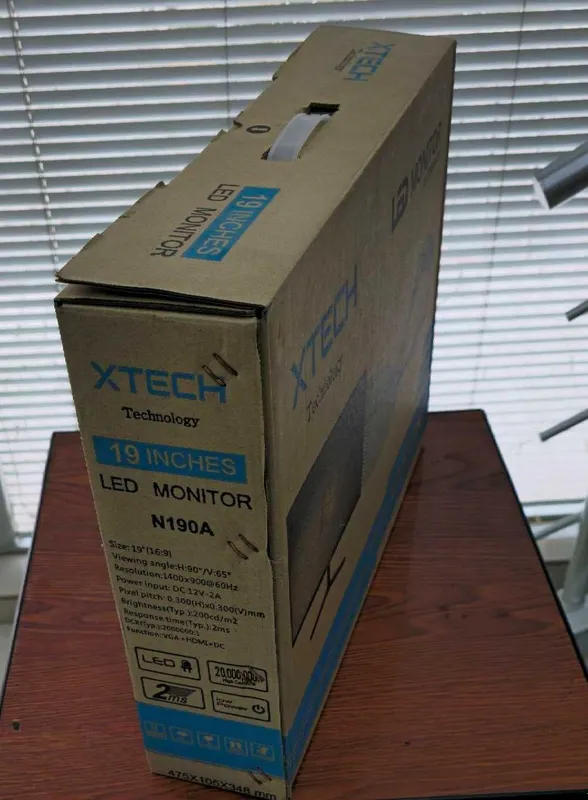 Монитор XTECH 19" Led (Flat) black — фото 1