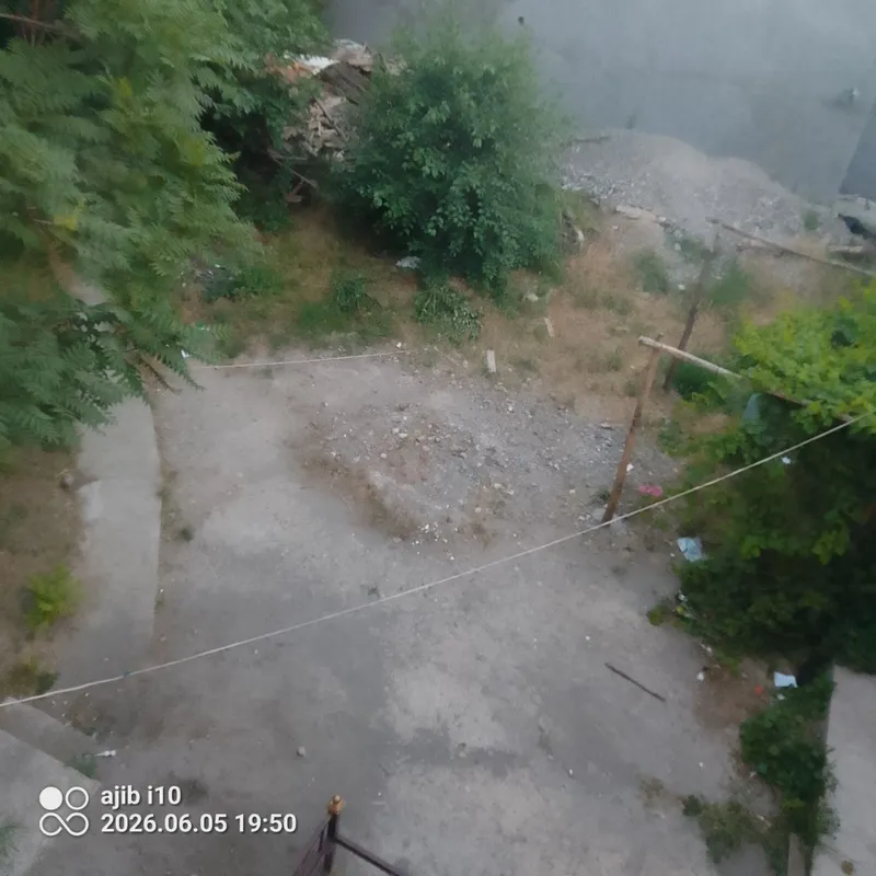 Hovli sotiladi hovli sotiladi