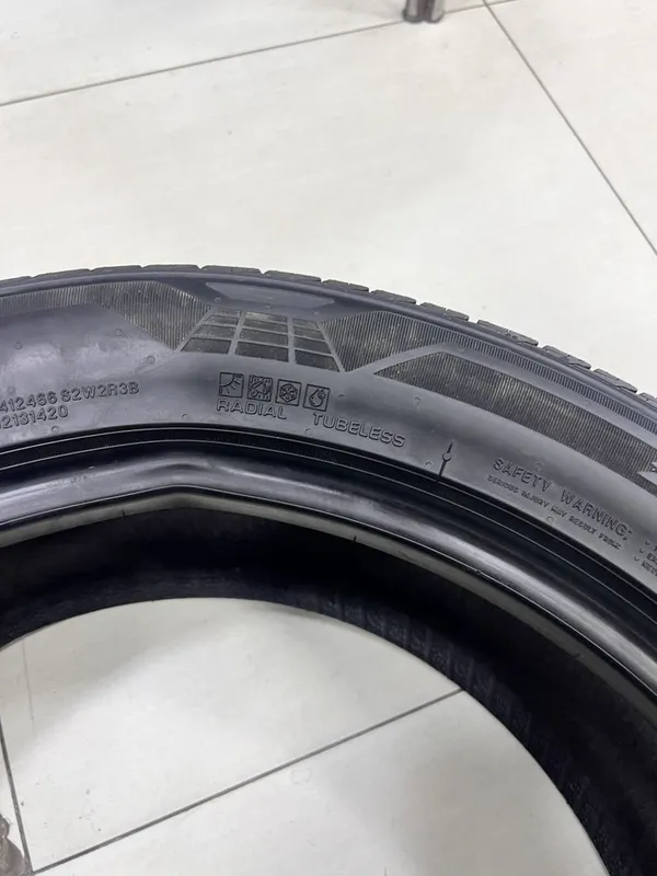 Nexen 235/50/19 4